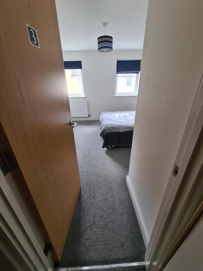 Superking Bedroom Close To The A30 カムボーン エクステリア 写真